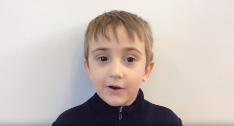 Chavales explicando su personaje